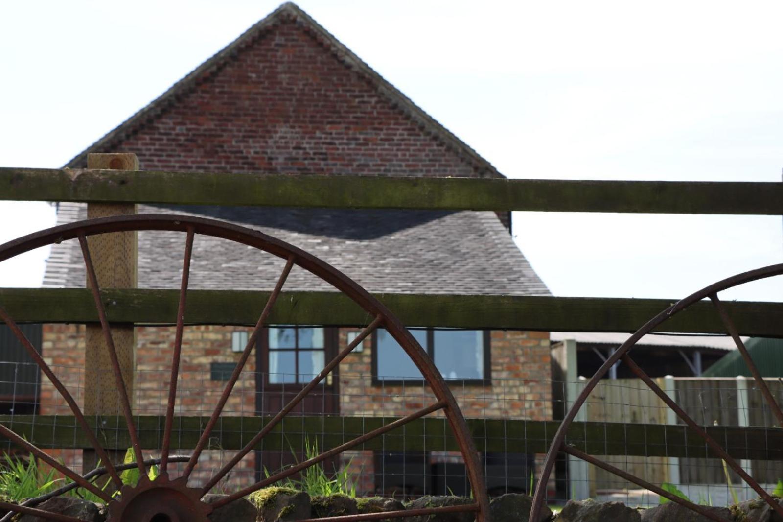 Malthouse Farm Cottage Studio Dilhorne ภายนอก รูปภาพ