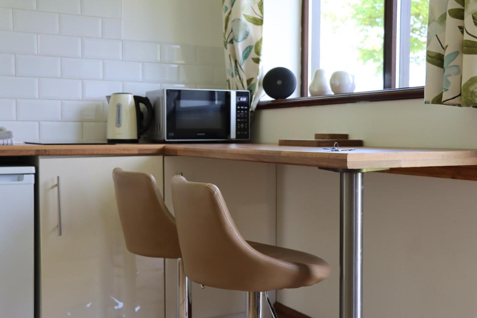 Malthouse Farm Cottage Studio Dilhorne ภายนอก รูปภาพ