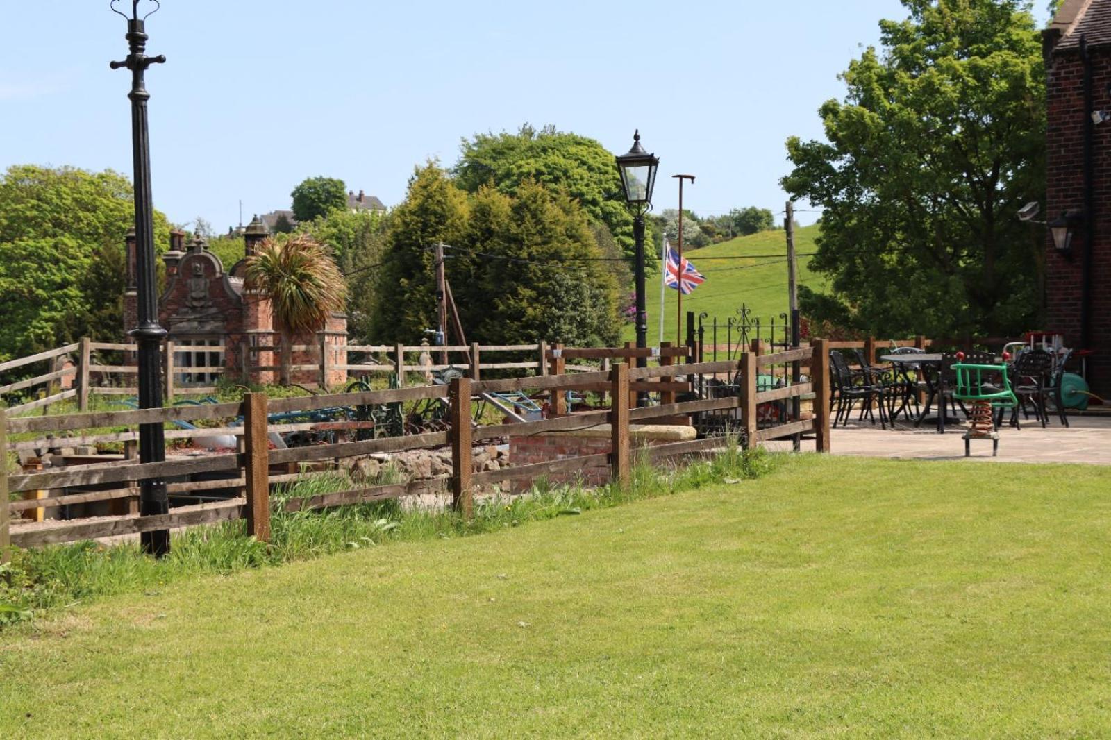Malthouse Farm Cottage Studio Dilhorne ภายนอก รูปภาพ