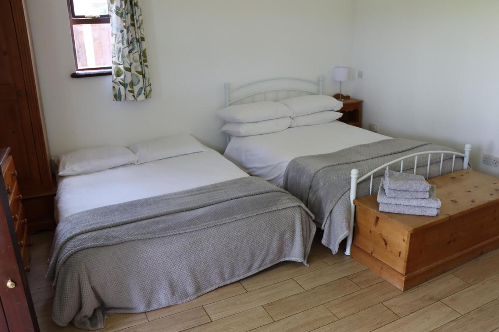 Malthouse Farm Cottage Studio Dilhorne ภายนอก รูปภาพ